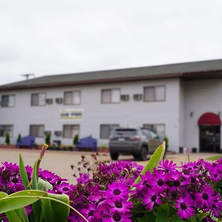 Model Towne Inn Motel Gwinn Экстерьер фото