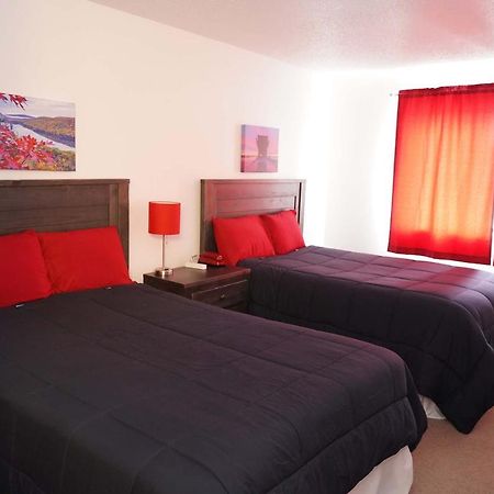 Model Towne Inn Motel Gwinn Экстерьер фото