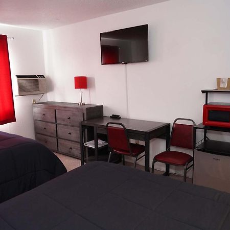 Model Towne Inn Motel Gwinn Экстерьер фото