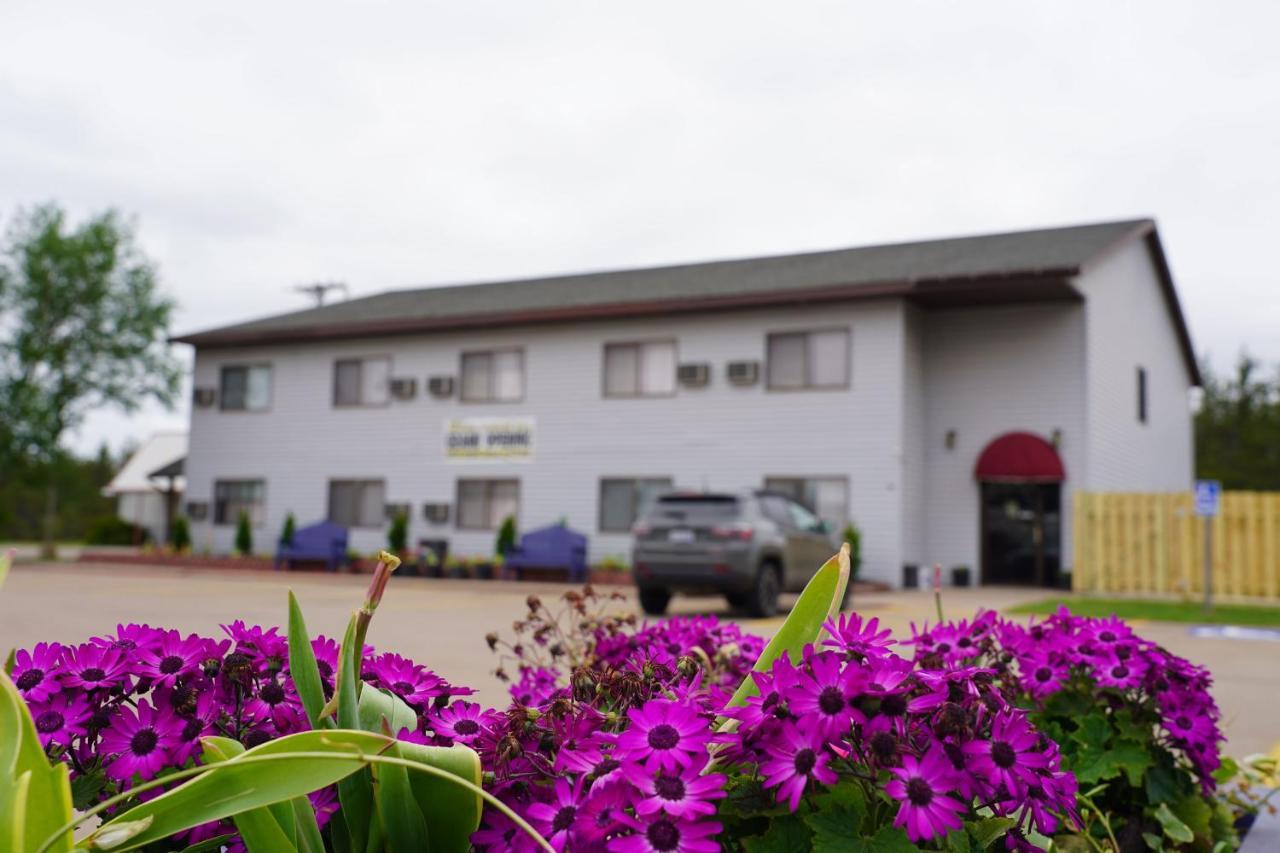 Model Towne Inn Motel Gwinn Экстерьер фото