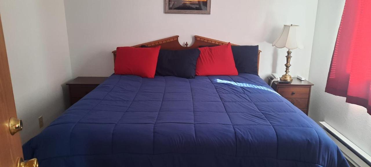 Model Towne Inn Motel Gwinn Экстерьер фото